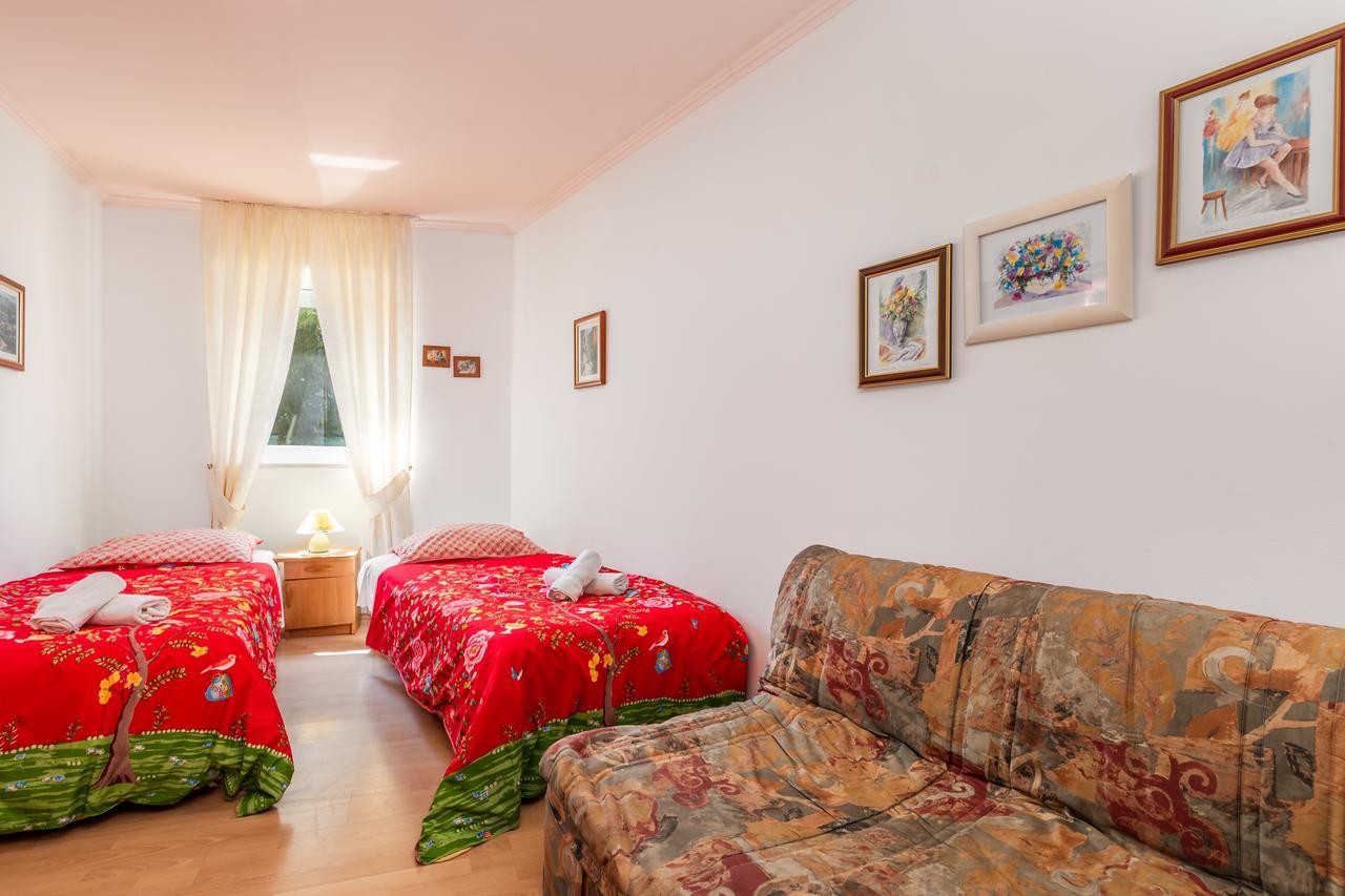 Apartments Patricia Baška Eksteriør bilde